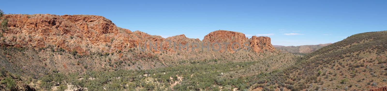 East MacDonnell Ranges, Australia by alfotokunst