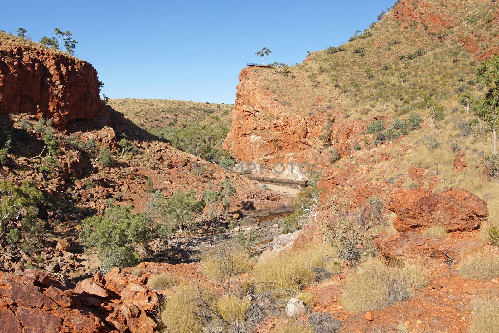 ALICE SPRINGS, AUSTRALIA - Mai 1, 2015: Ormiston Gorge, Landscape of West MacDonnell National Park on May 1, 2015 in Northern Territory, Australia