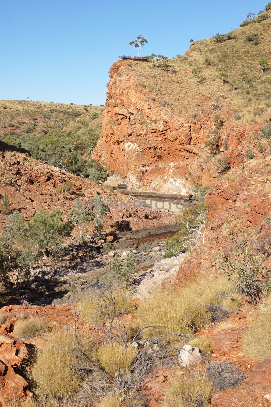 ALICE SPRINGS, AUSTRALIA - Mai 1, 2015: Ormiston Gorge, Landscape of West MacDonnell National Park on May 1, 2015 in Northern Territory, Australia