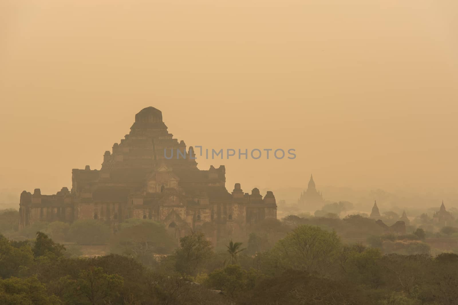 Dhammayangyi temple The biggest Temple in Bagan before sunrise, Myanmar