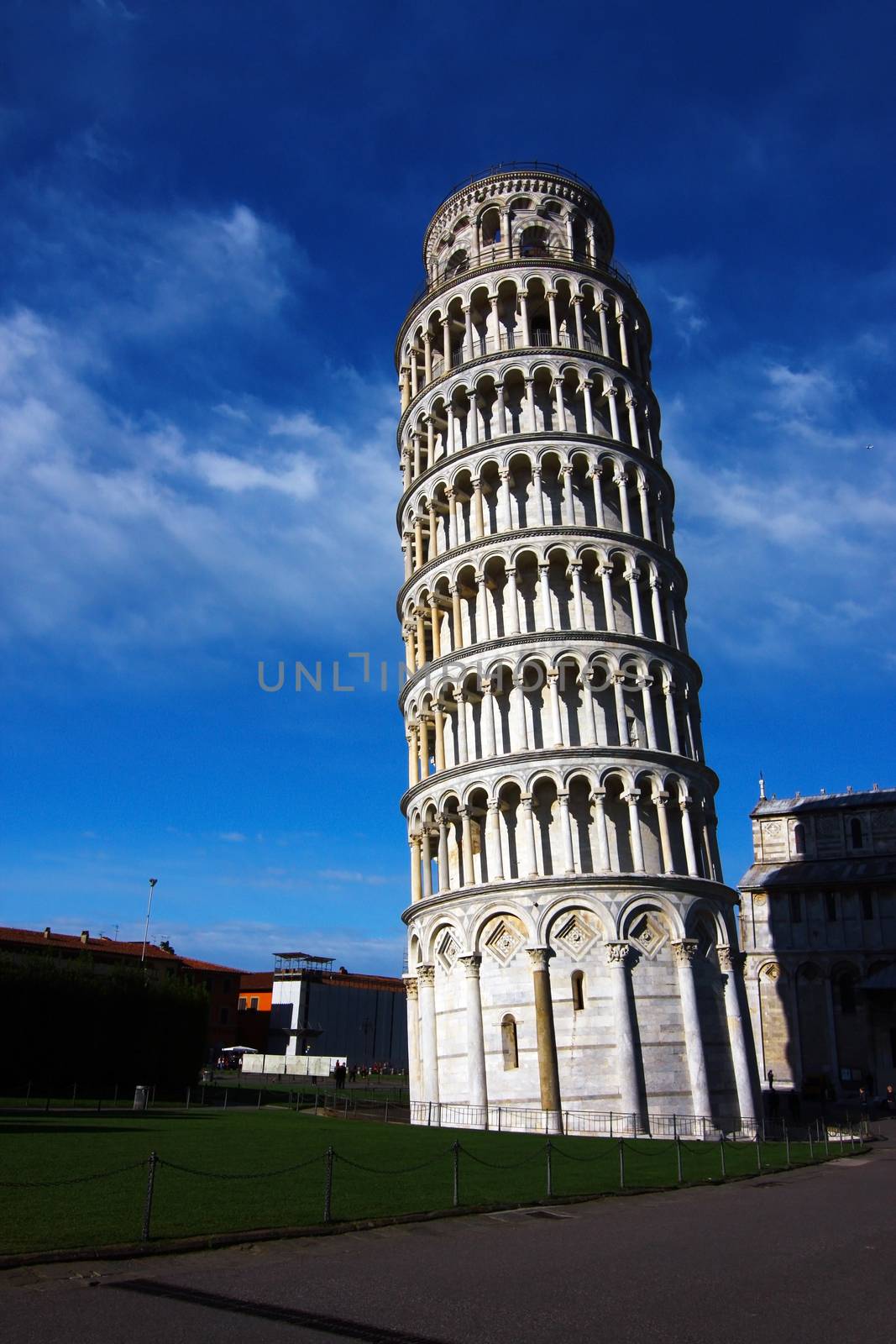 pisa tower landmark by tony4urban