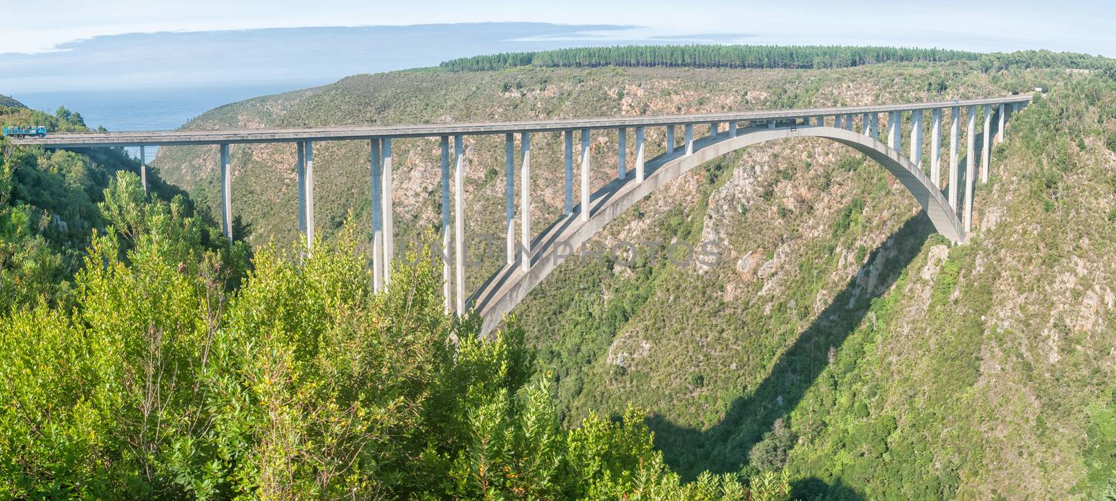 The Bloukrans Bridge, at 216 meter above the Bloukrans River, the highest bridge in Africa and site of the worlds highest commercial bungee jump