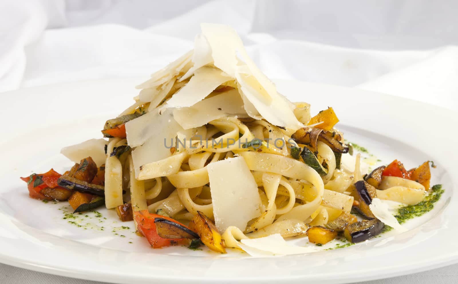 Italian pasta by hanusst