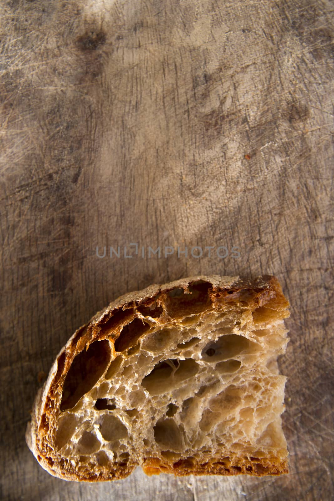 Slice of bread by fotografiche.eu