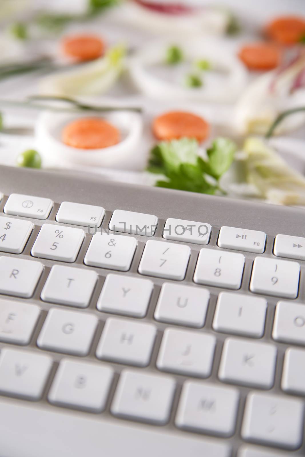 Buy vegetables online by fotografiche.eu