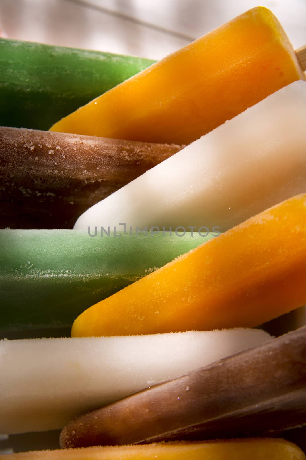 Cool off in summer with a break at the base of the fruit popsicles