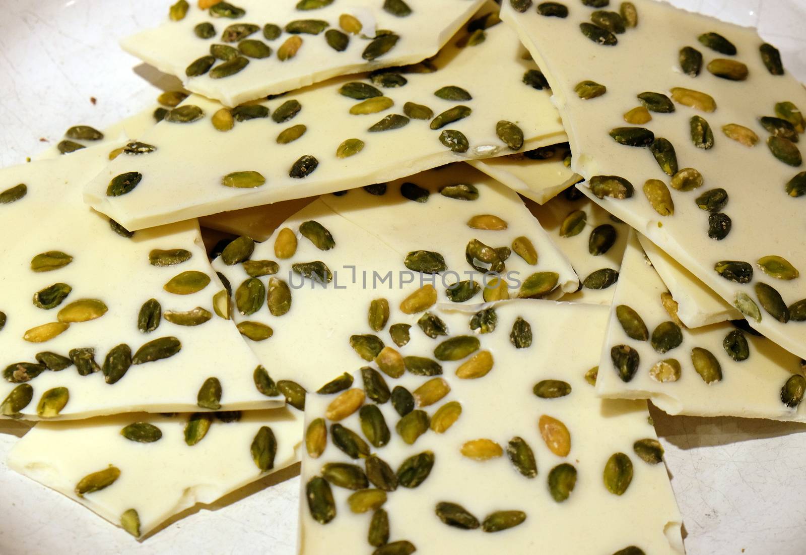 Homemade white chocolate with pistachios
