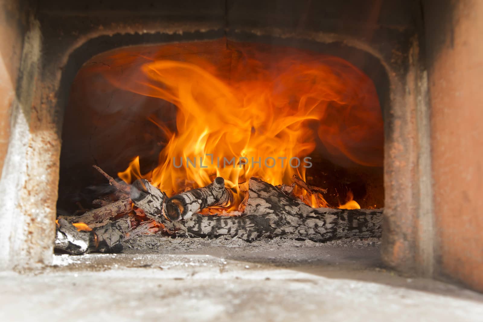 Wood stove by fotografiche.eu