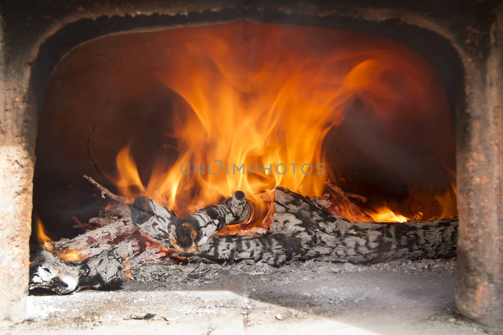 Preparation and heating of the oven for cooking food