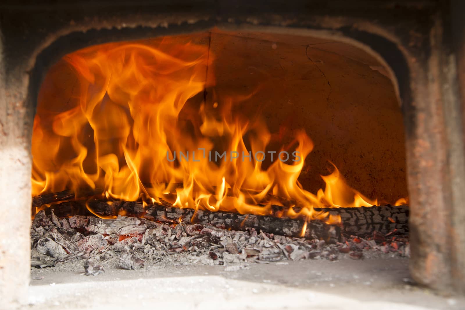 Preparation and heating of the oven for cooking food