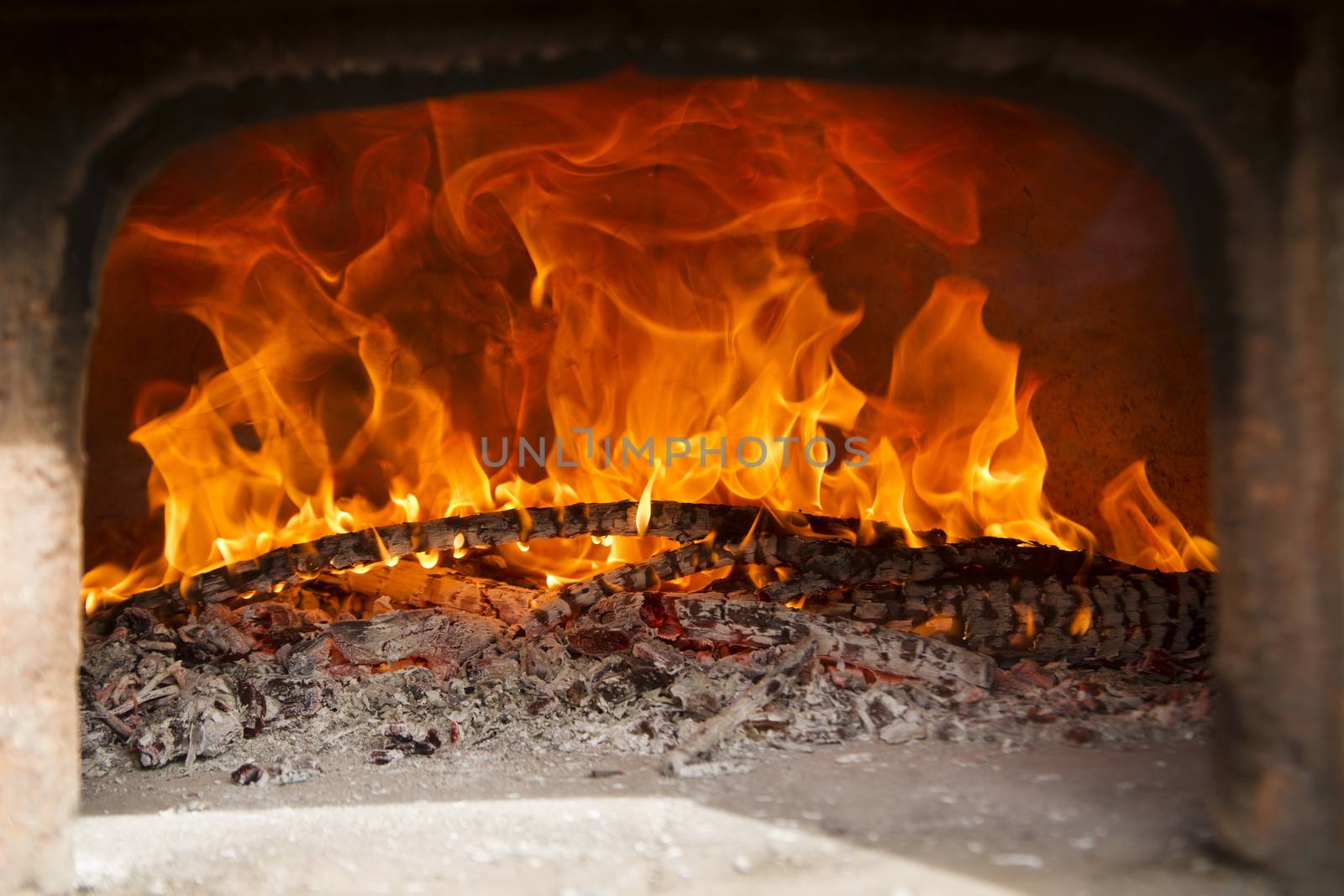 Preparation and heating of the oven for cooking food