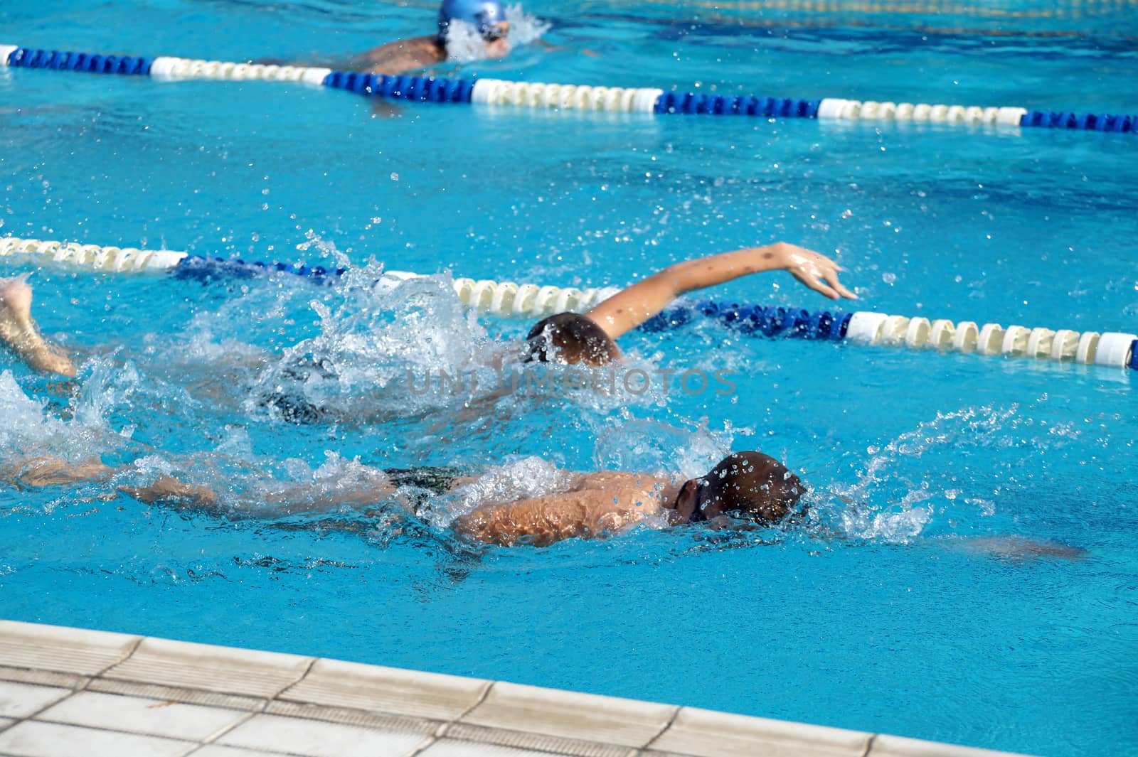 Heat of children on one path in the swimming pool