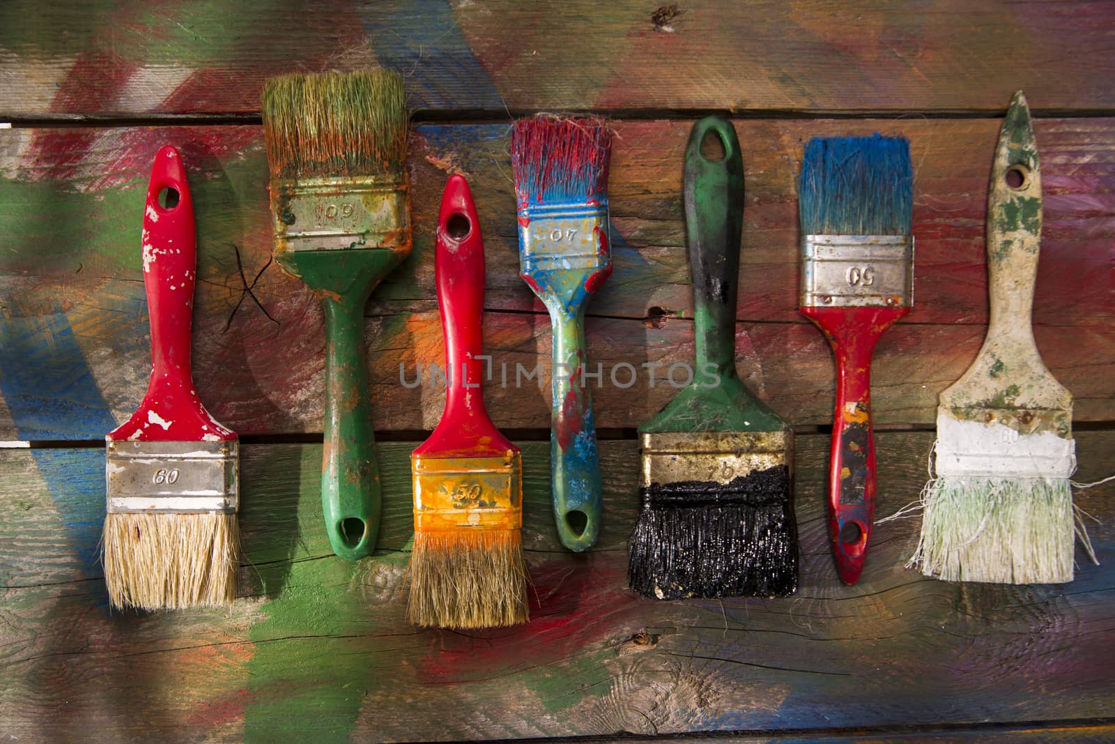 Brushes set of new and old with various colors