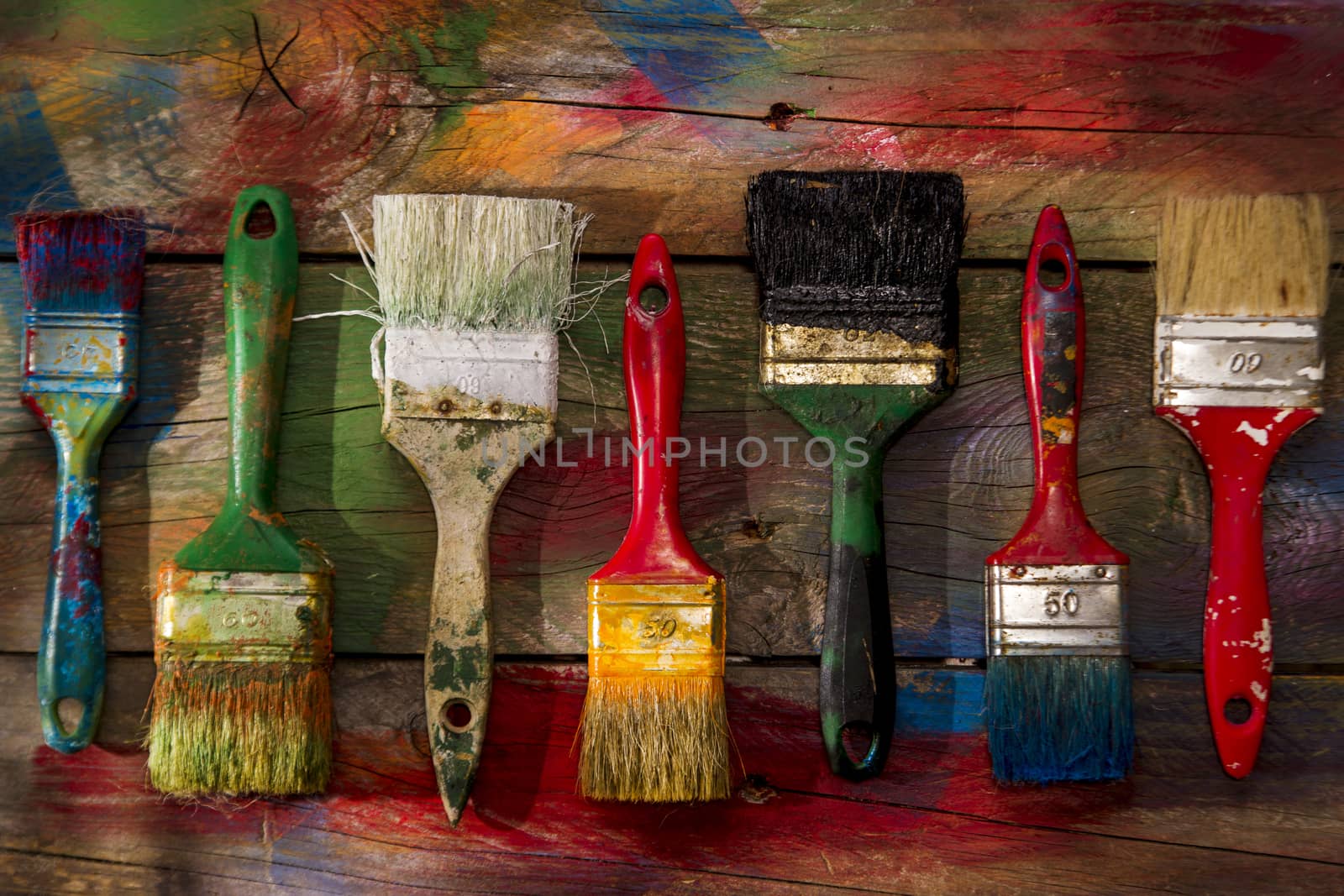 Brushes set of new and old with various colors