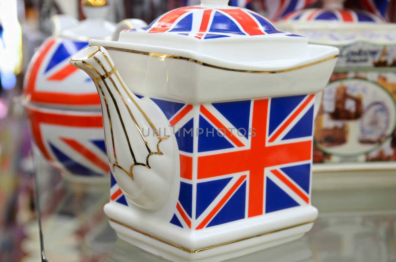 Souvenirs from UK , british icon to buy in gift shops


