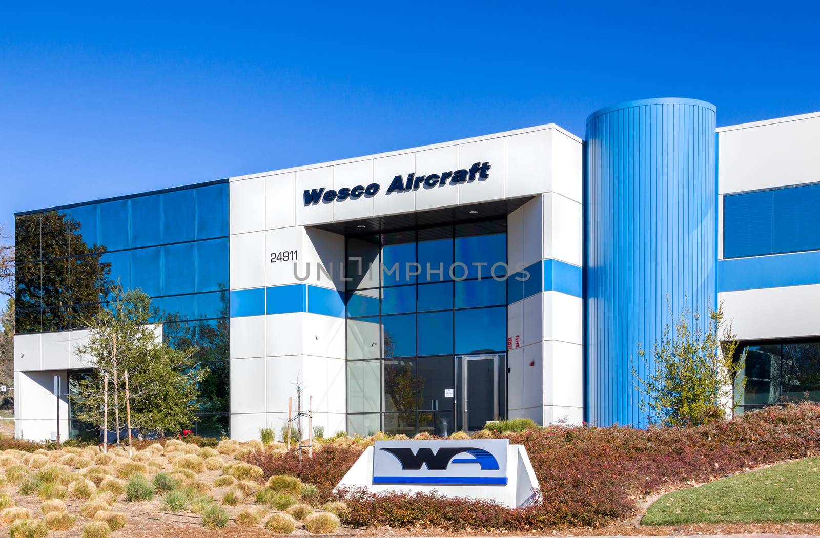 Wesco Aircraft Headquarters by wolterk