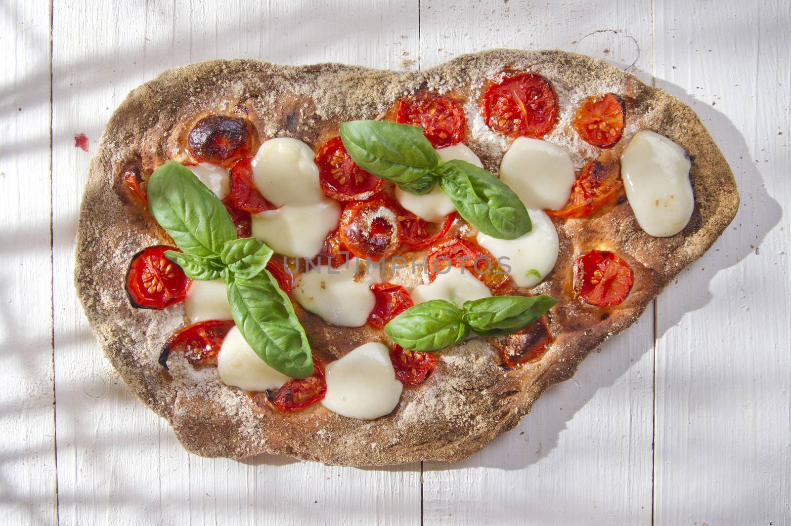 Margherita pizza with whole wheat flour for glucose 