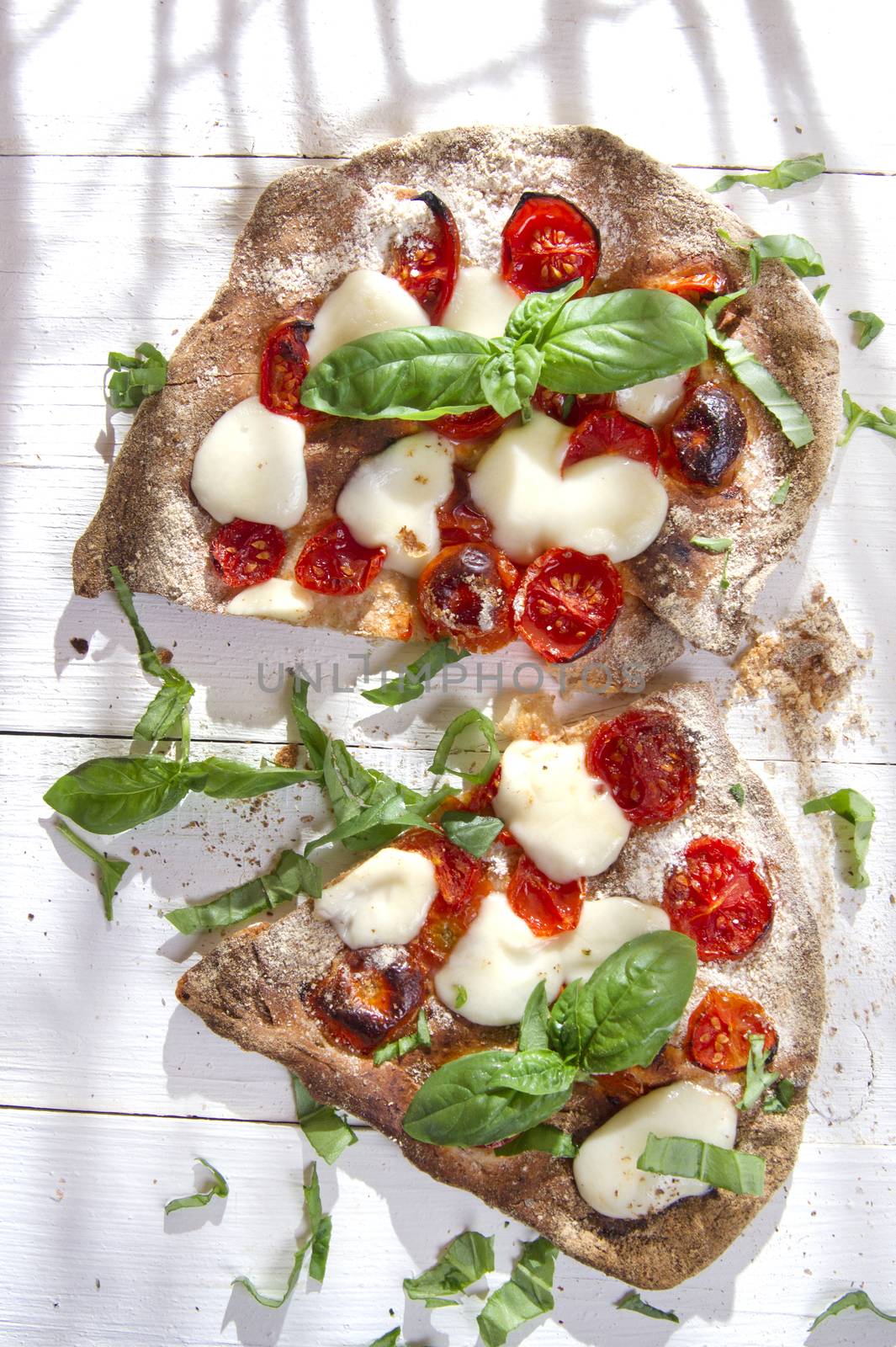 Margherita pizza with whole wheat flour for glucose 