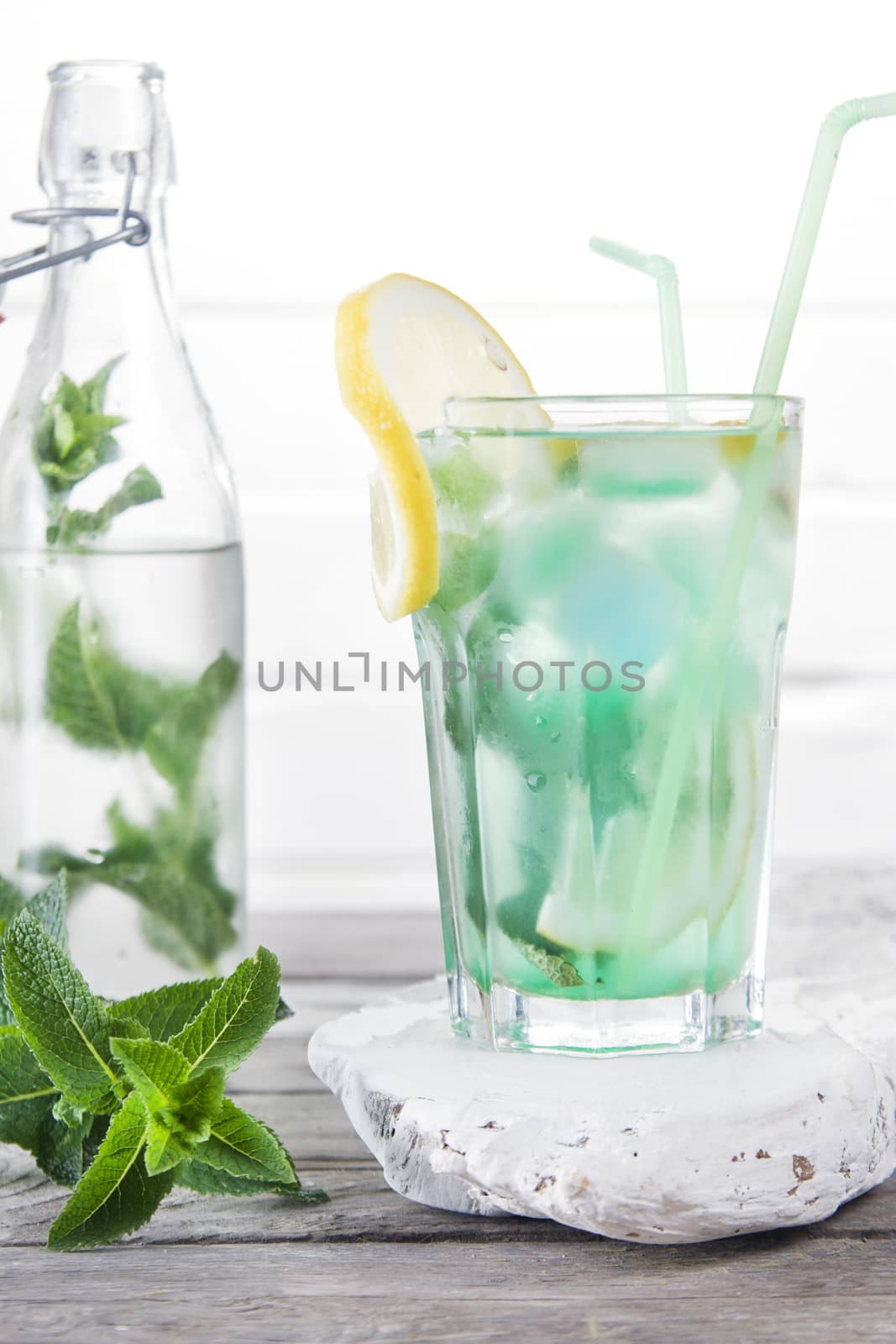 Mint leaves for the preparation of a drink 