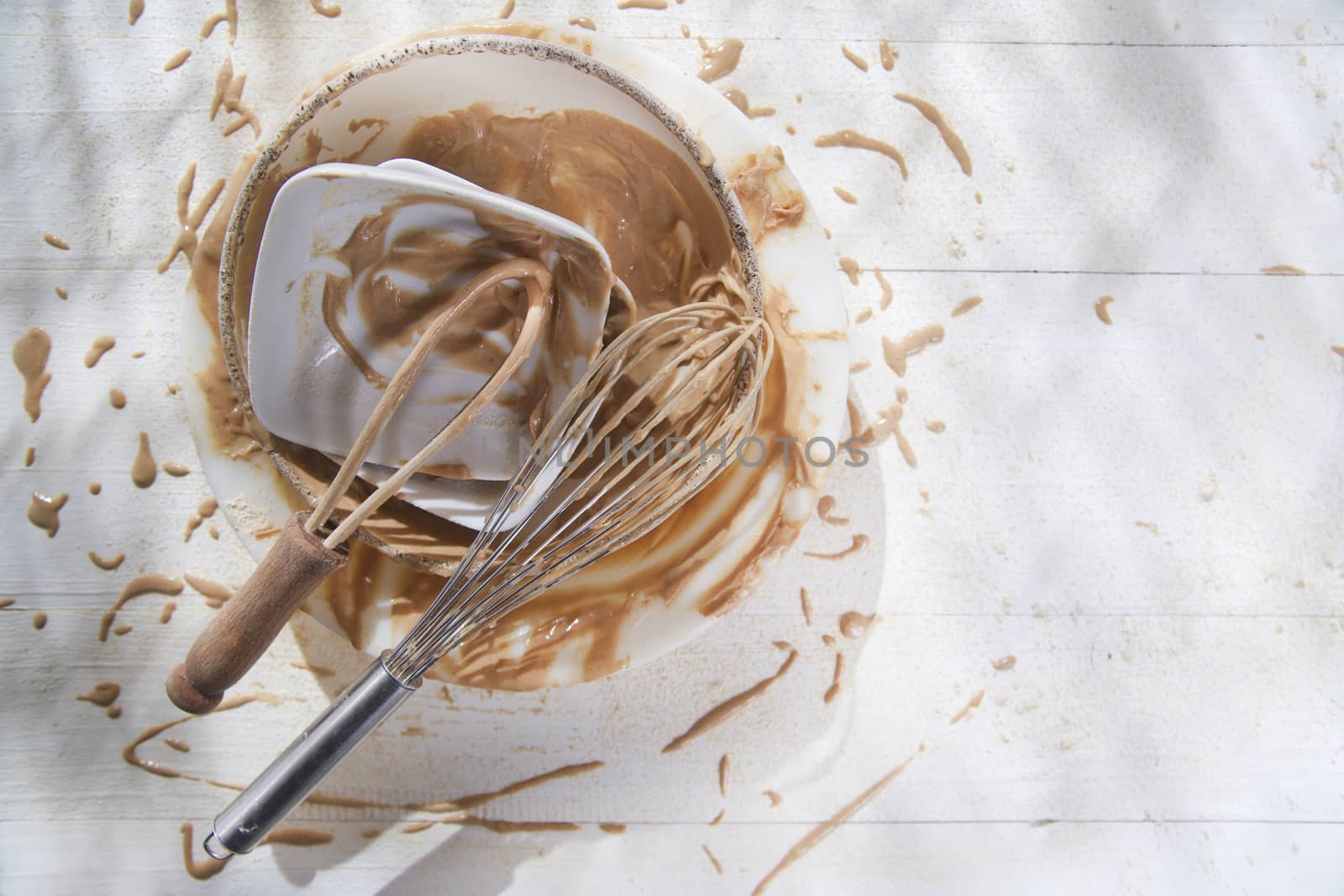 Whip and after preparation of sweet dishes by fotografiche.eu