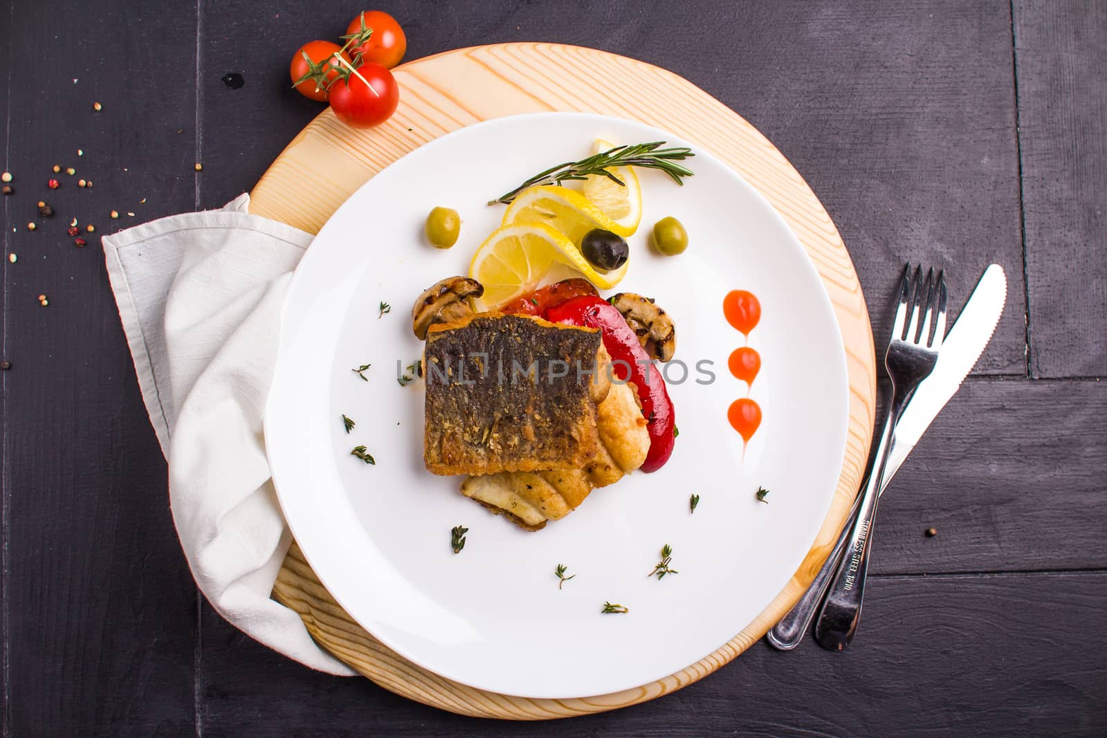 Grilled fish steak with vegetables by mrakor