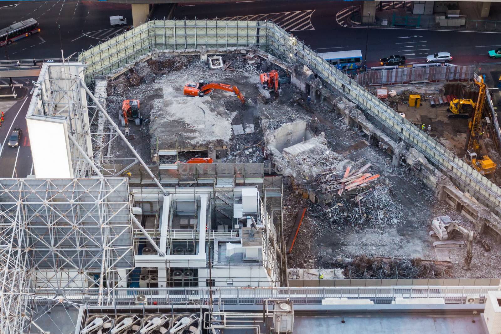 Work in progress on huge construction site in Tokio, Japan.
