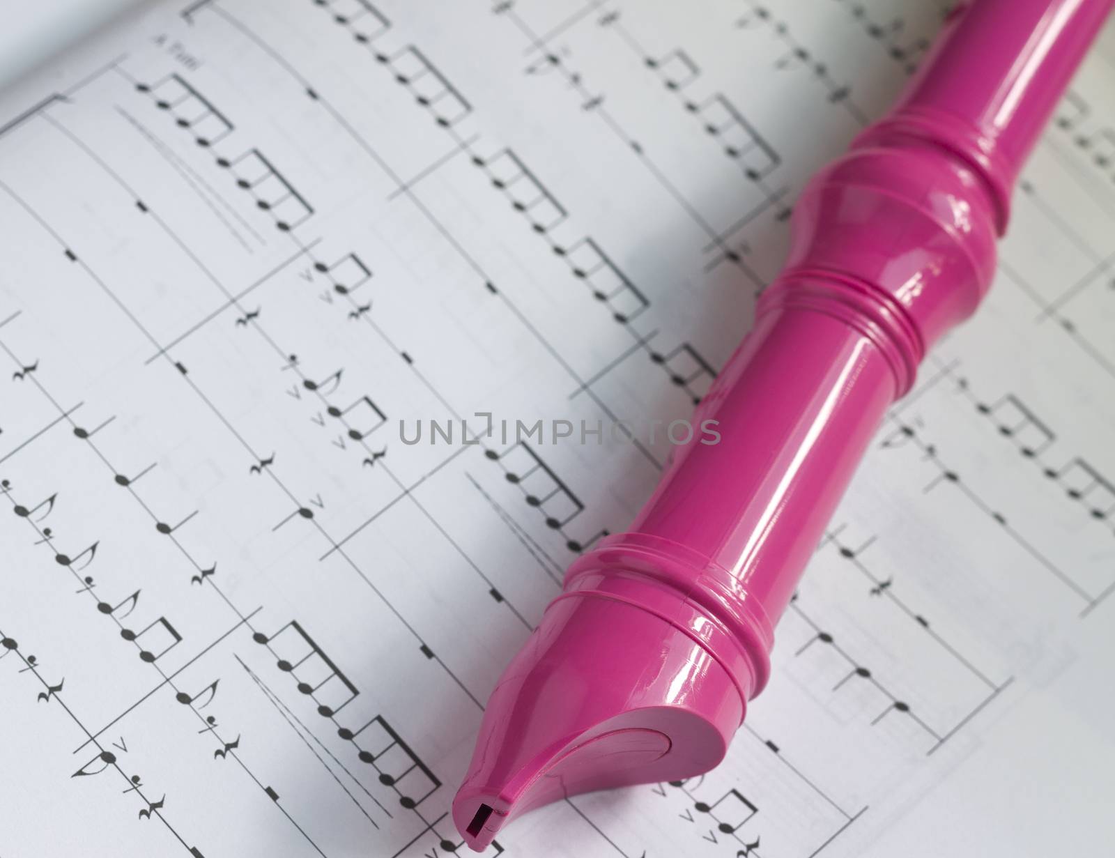 Flute and sheet music by Kidza