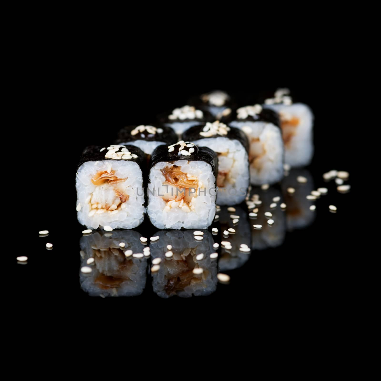 Sushi rolls with eel and sesame by kzen