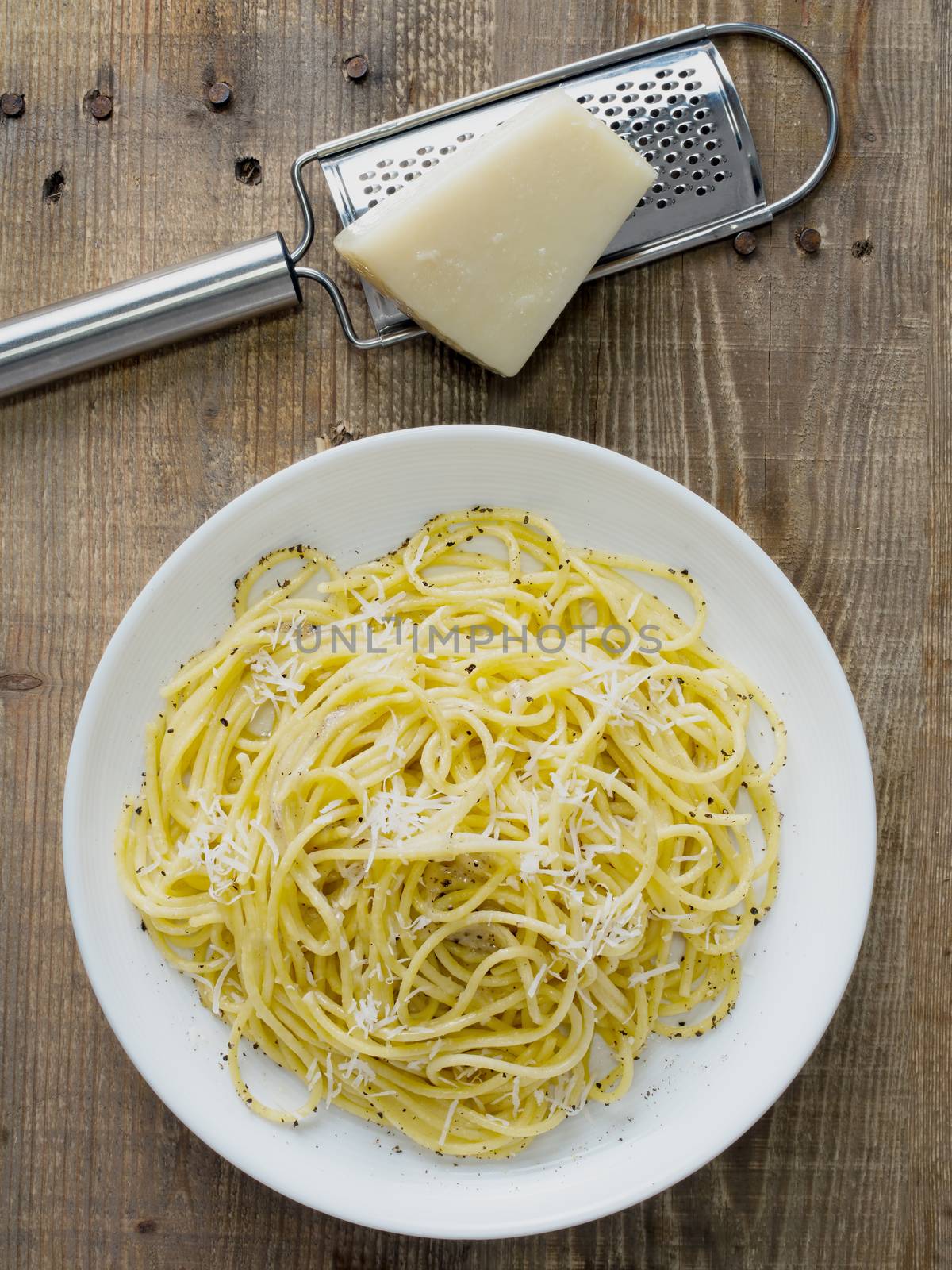 rustic italian pepe e cacio pepper with cheese spaghetti by zkruger