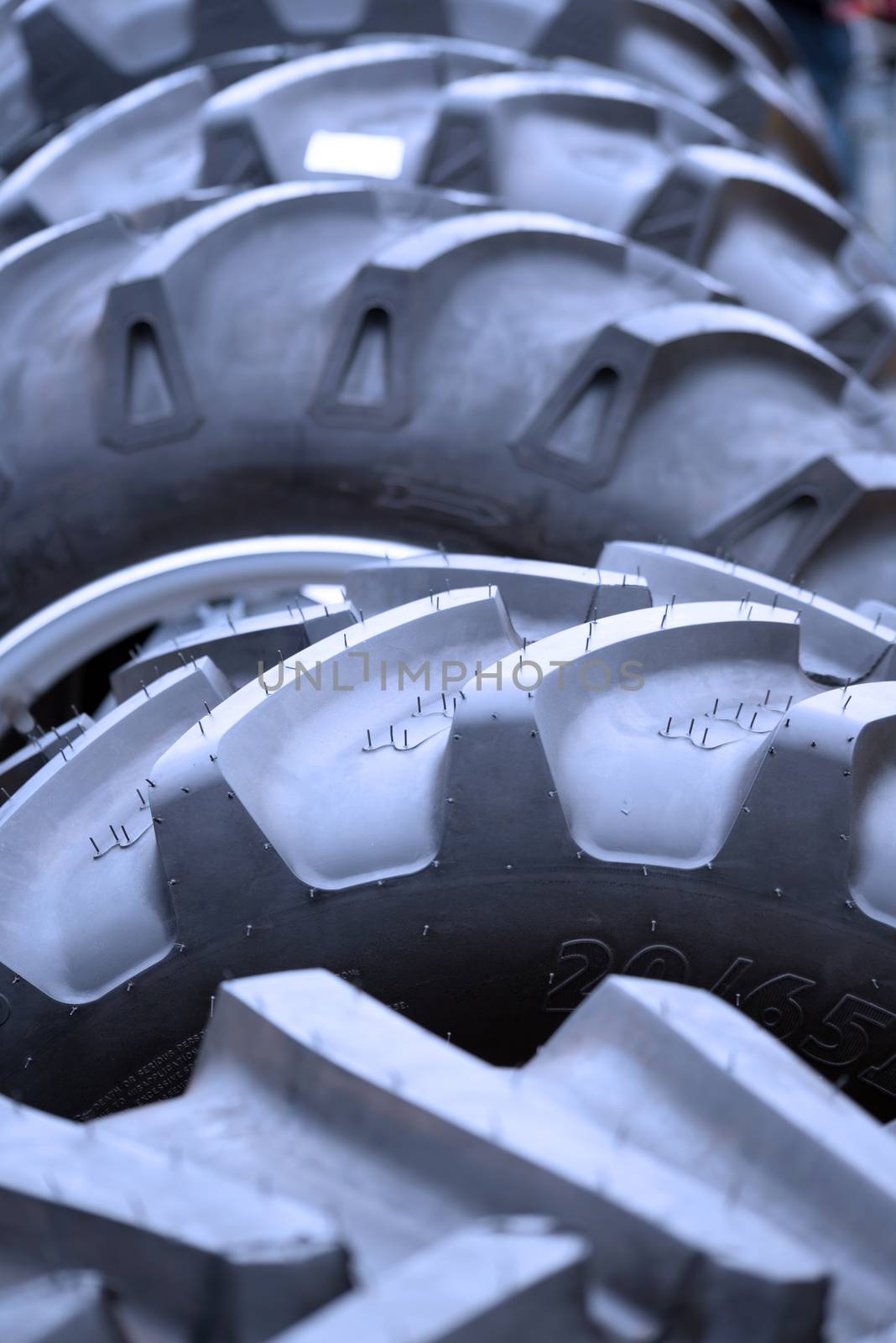 big tyres for large machines by morrbyte