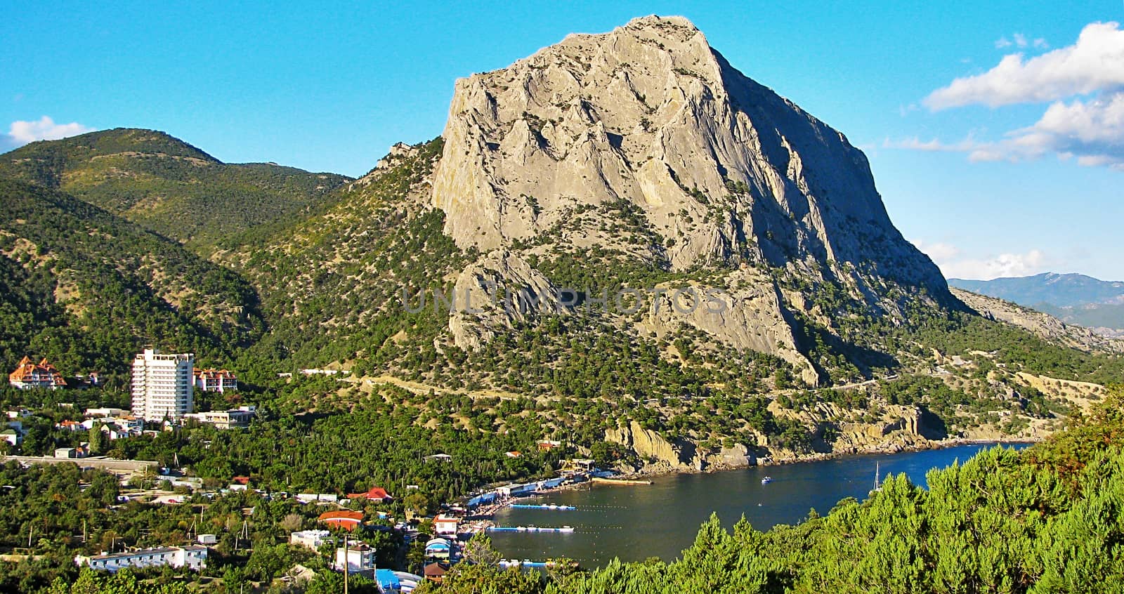 The photo was taken from the mountain Eagle near the village of New World, Crimea