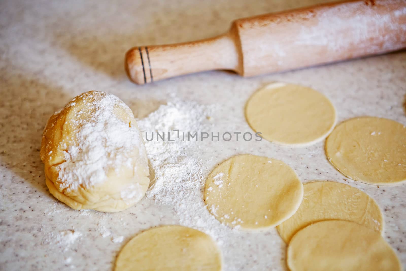 Preparation of dough for ravioli, dumplings, gedza