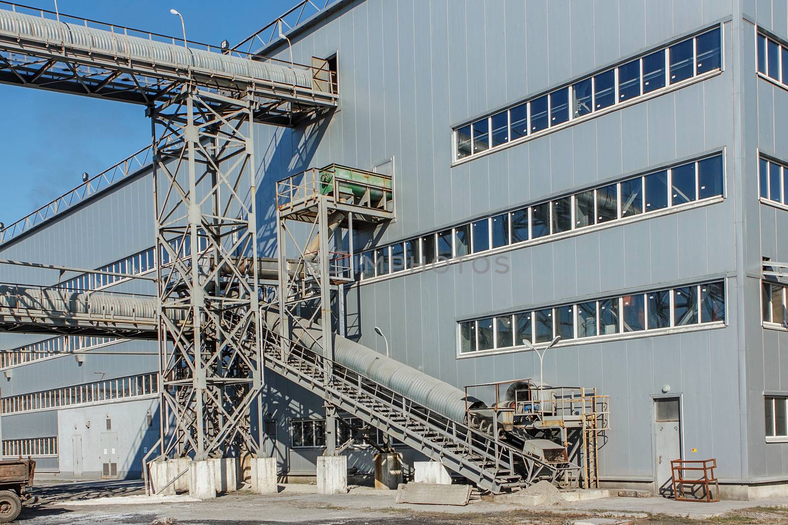 industrial building plant for the production of sugar from sugar beet