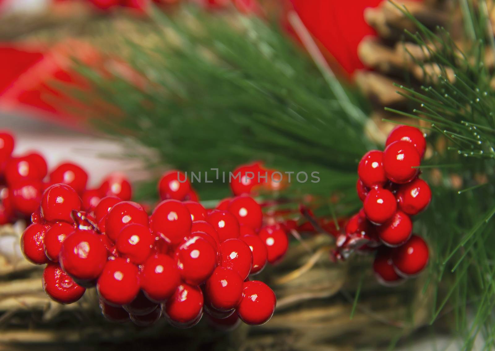 Christmas decorations Christmas tree branch red berries and cones, Party Supplies and accessories