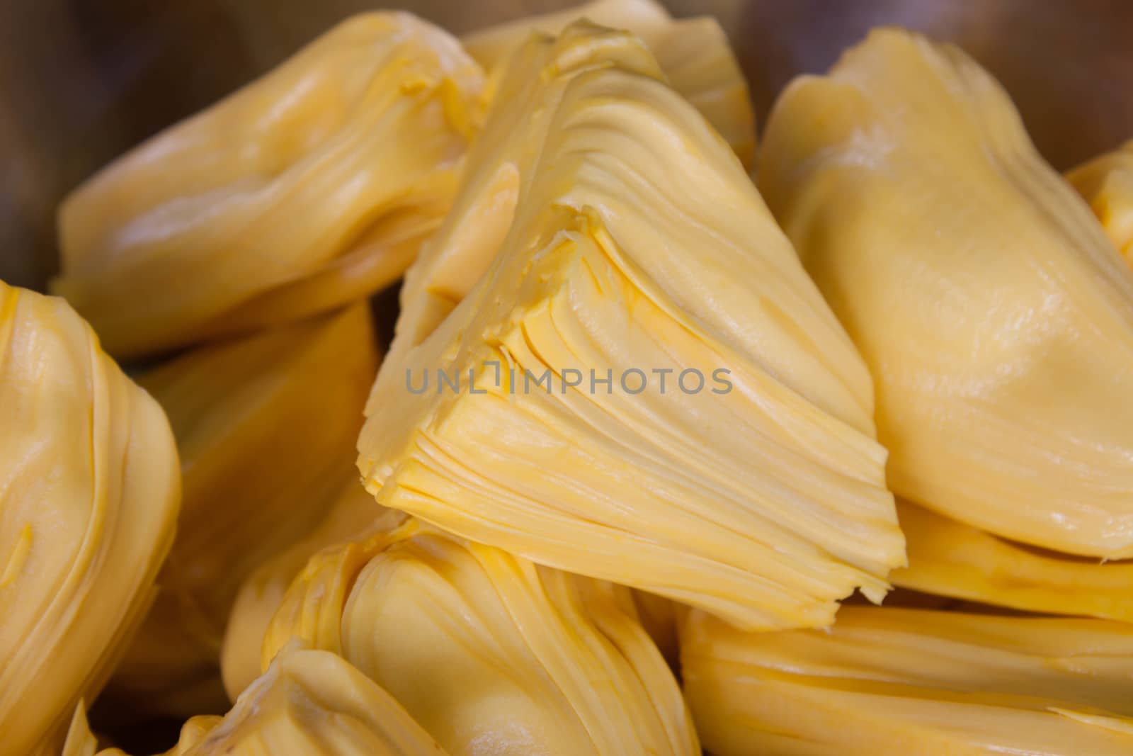 Eat raw jackfruit from Thailand.