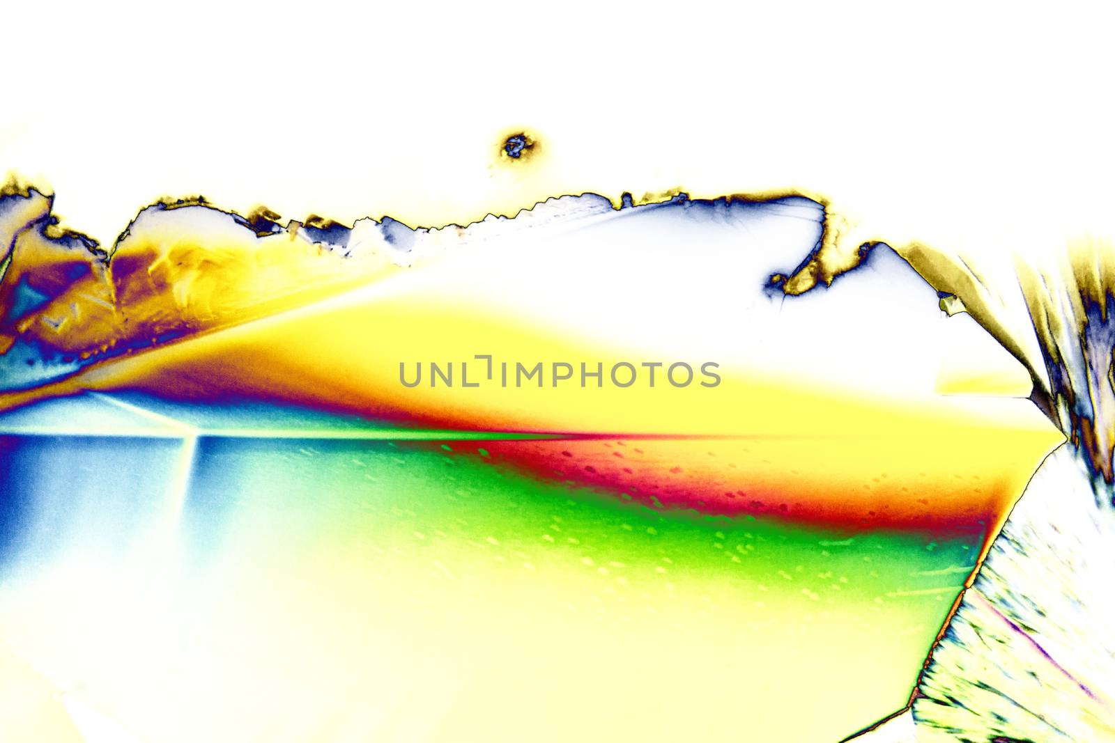 Microcrystals of tartaric acid in polarized light by 3quarks