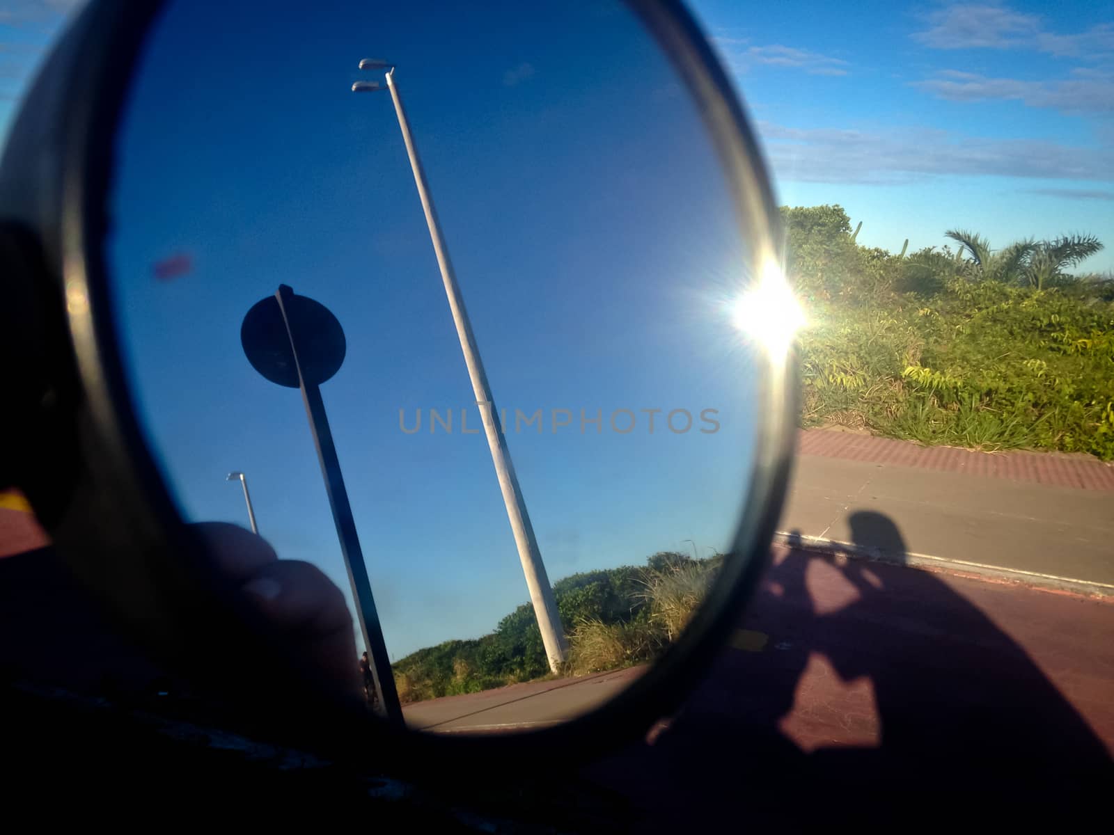 Side mirror view by gigiobbr