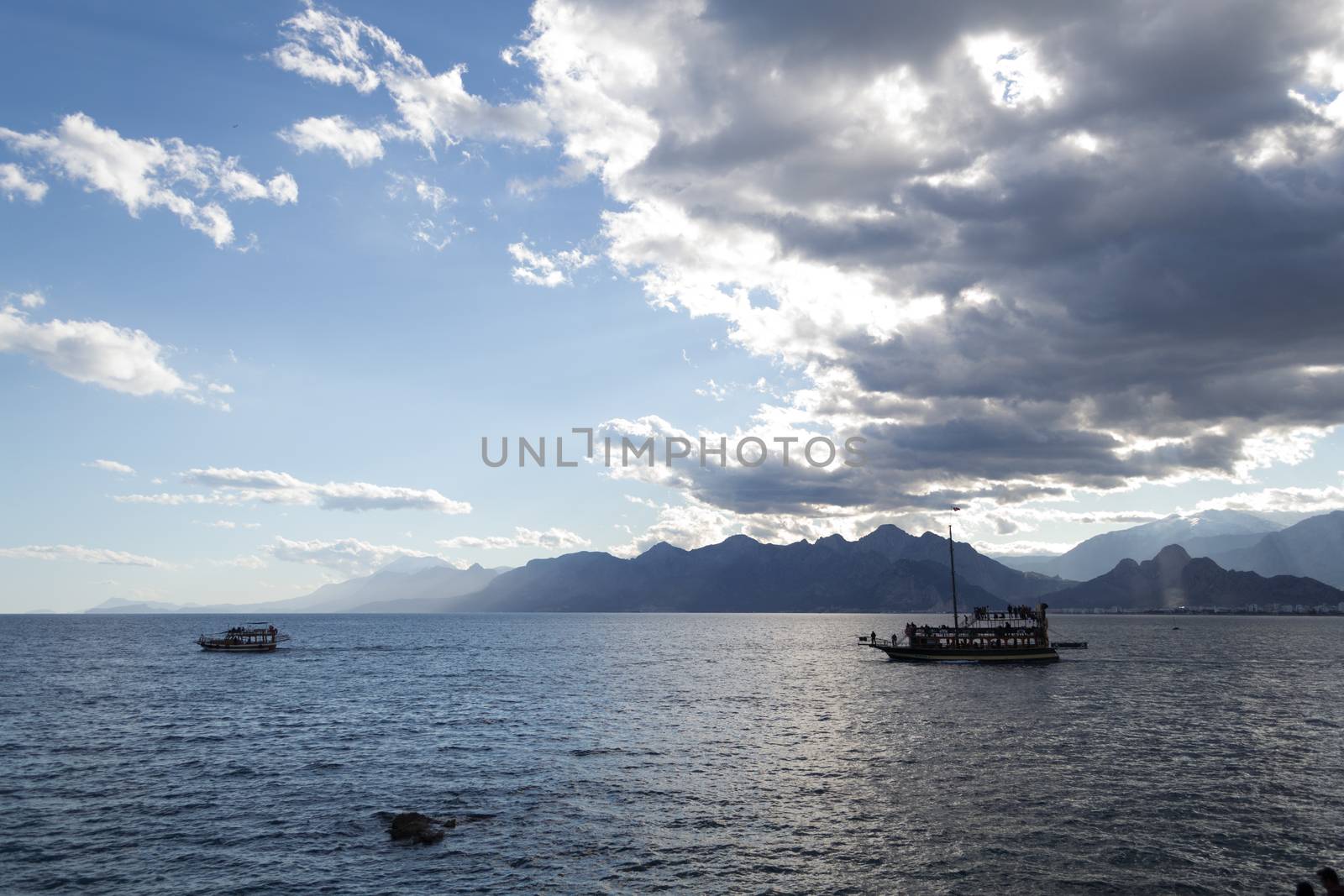 Ships in Antalya by rmbarricarte