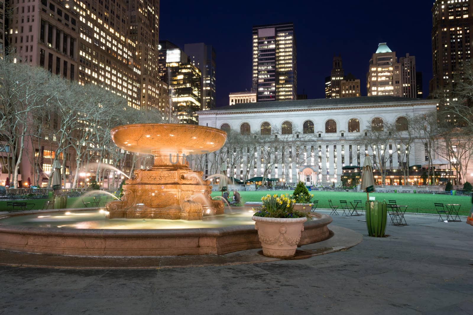 Fountain in front of the New York Public Library by rmbarricarte