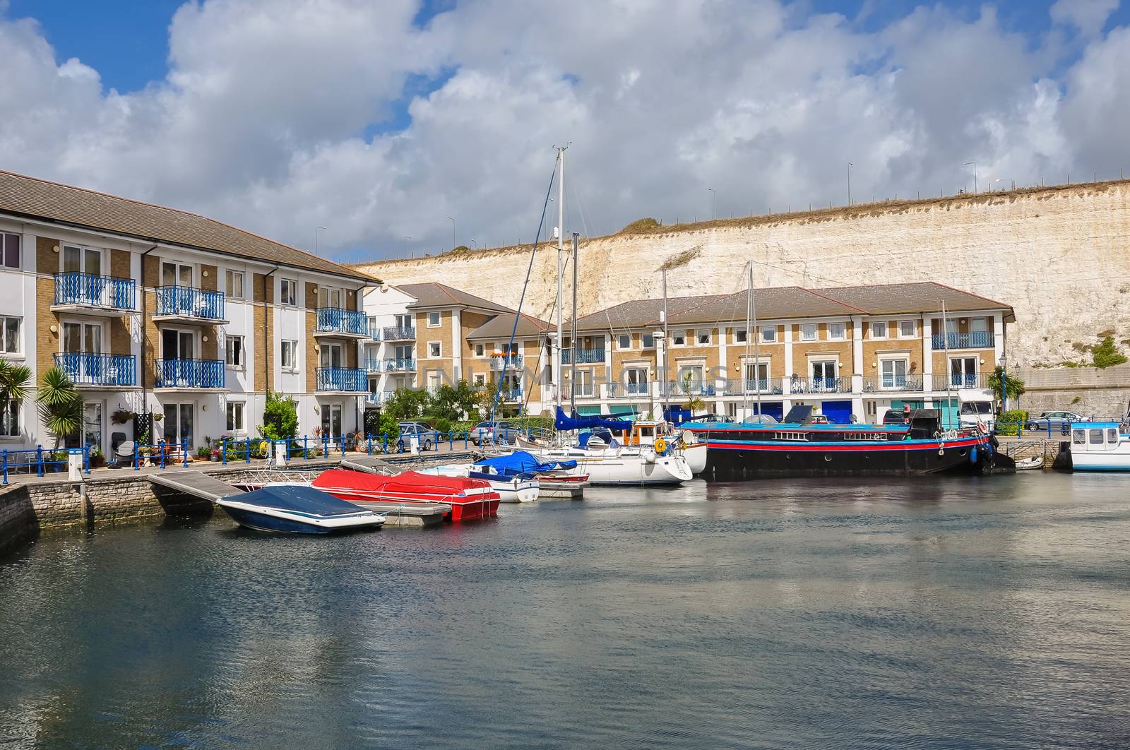 Luxury apartments at Brighton Marina by mkos83