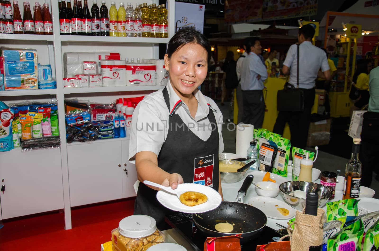 NONTHABURI - MAY 25 : Chefs are cooking demonstrations to visitors in during exhibition of THAIFEX - World of food ASIA 2016 on May 25, 2016 in Nonthaburi, Thailand.