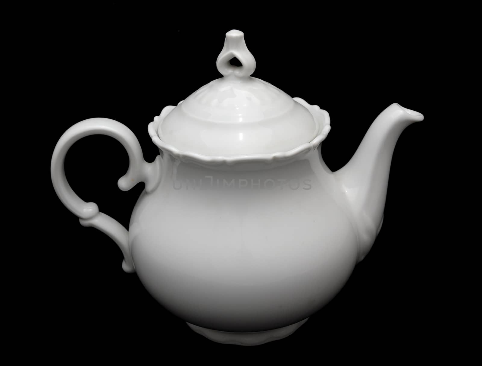 Porcelain teapot by hamik