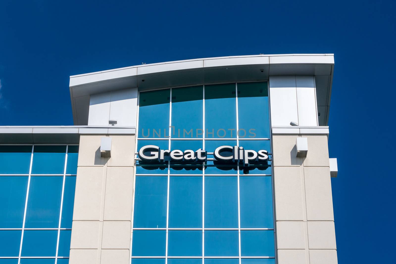 BLOOMINGTON, MN/USA - MAY 29, 2016: Great Clips corporate office headquarters. Great Clips is a hair salon franchise with over 3,700 locations across the United States and Canada.