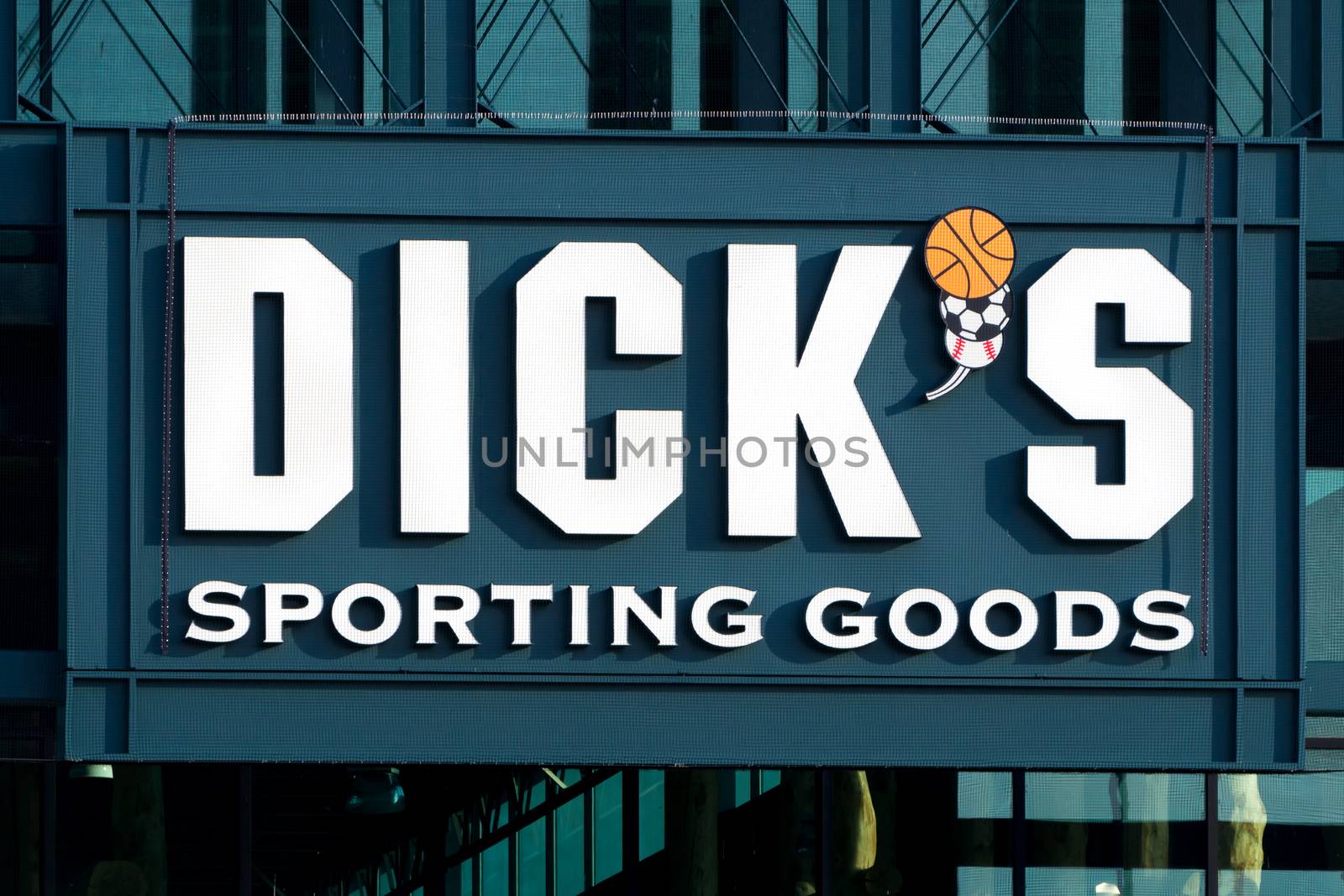 RICHFIELD, MN/USA - MAY 30, 2016: Dick's Sporting Goods exterior. Dick's Sporting Goods, Inc. is a Fortune 500 American corporation in the sporting goods and retail industries.