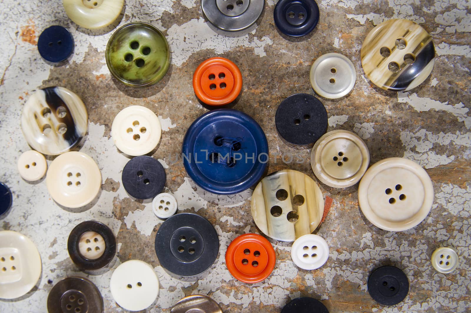 Presentation of old buttons used for clothes and dresses