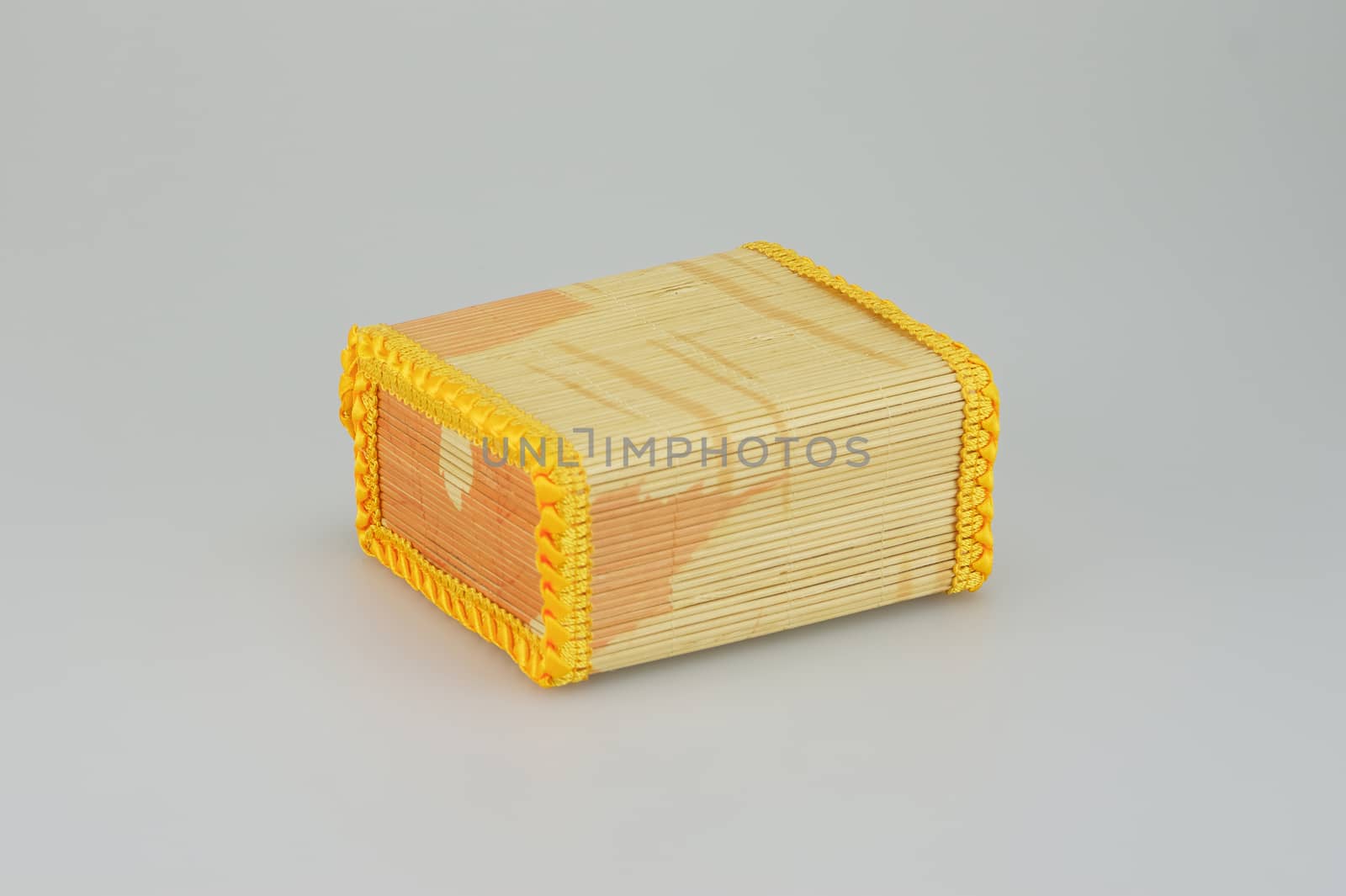 Square shaped bamboo box by ninun