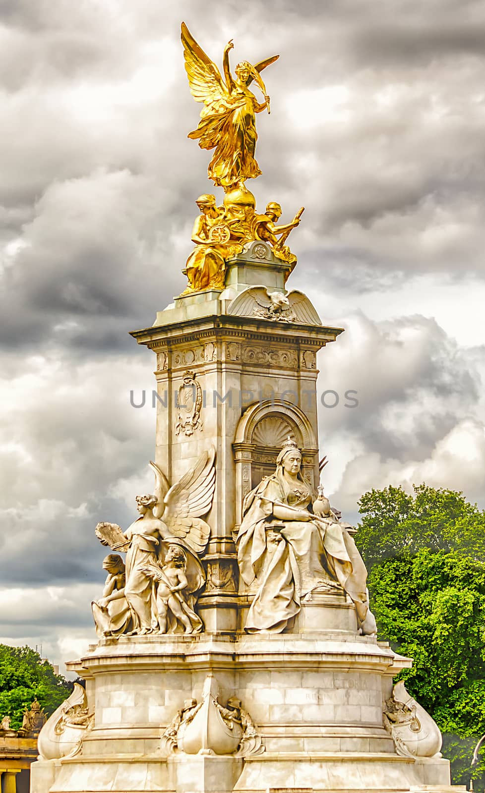 Victoria Memorial at Buckingham Palace, London by marcorubino