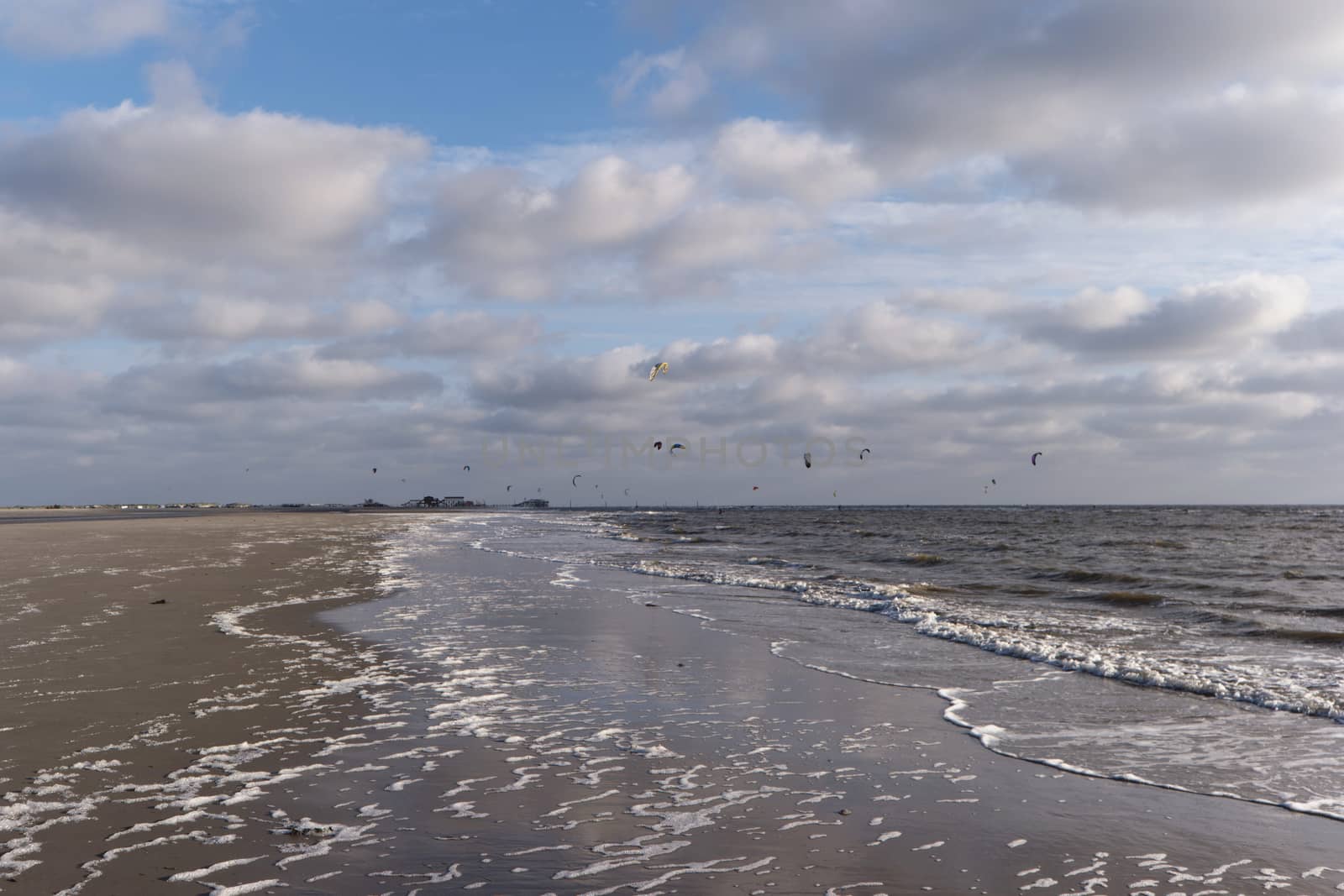 Kitesurfer in St- Peter-Ording in Germany