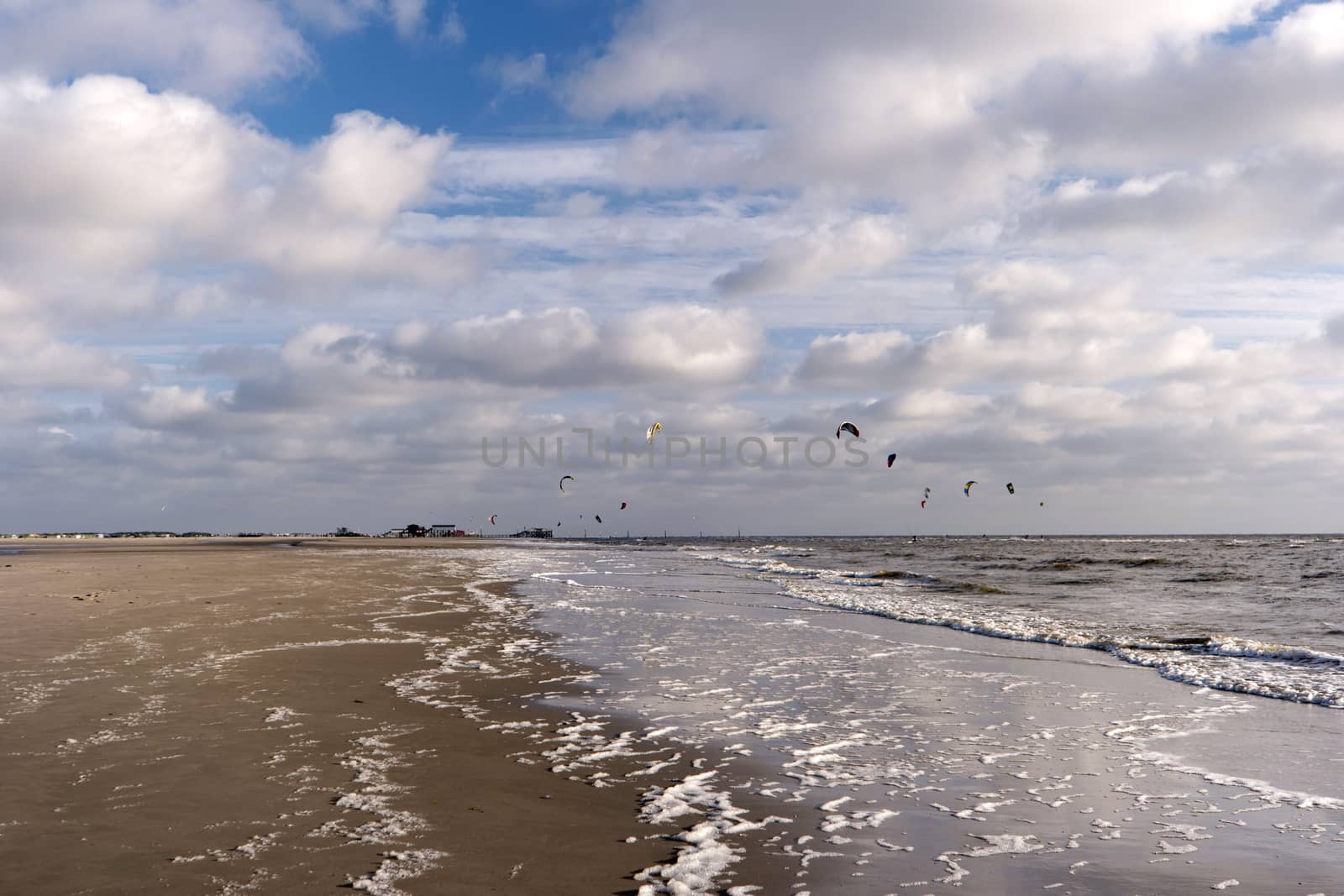 Kitesurfer in St- Peter-Ording in Germany