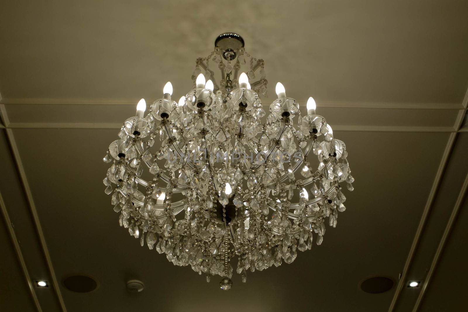elegant crystal chandelier by art9858